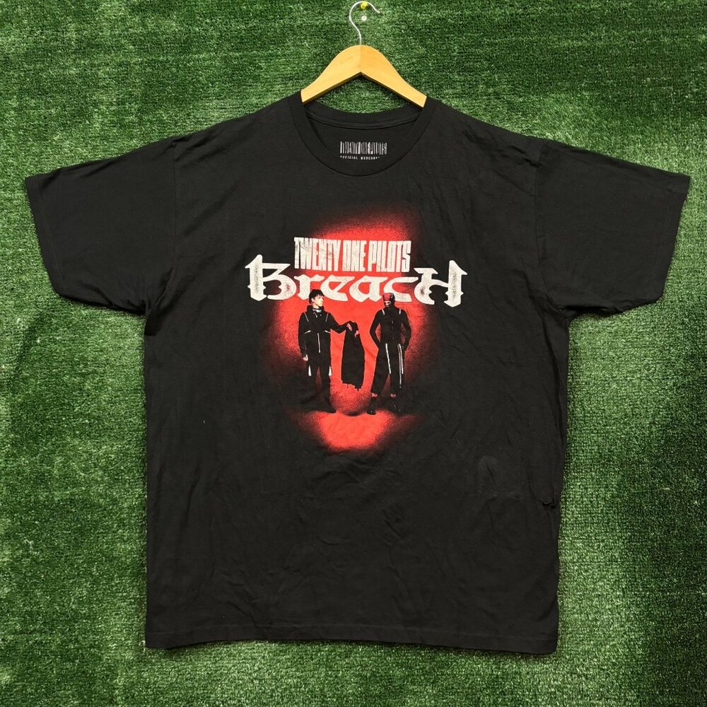 Twenty One Pilots Breach T-Shirt Size 2XL